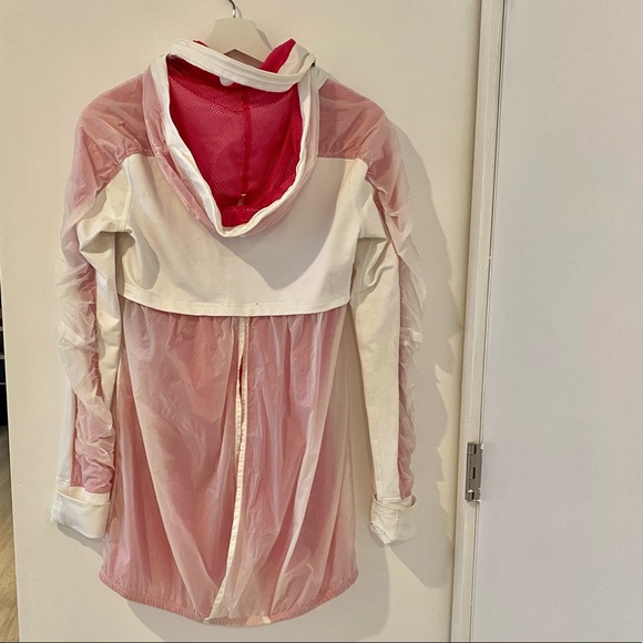 Lululemon wind breaker - Picture 2 of 5